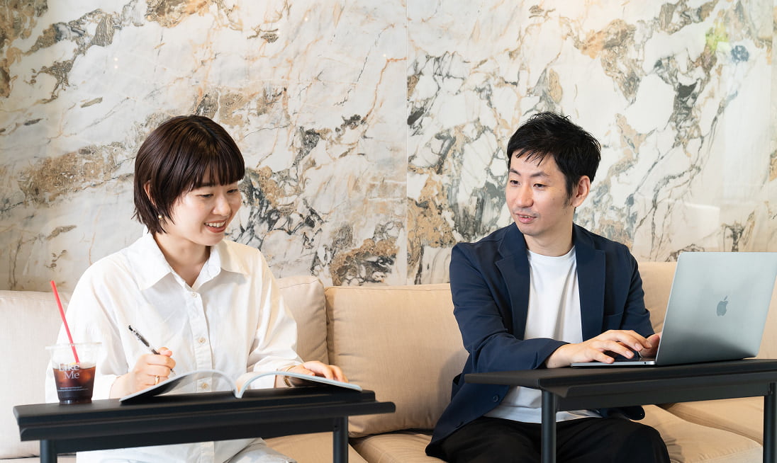 座面が広くゆったりとしたソファ席